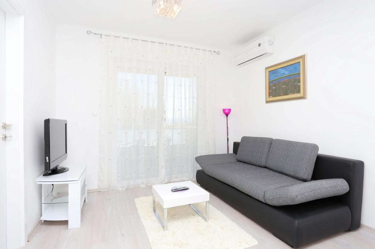 Apartments With A Parking Space Omis - 10362 Luaran gambar