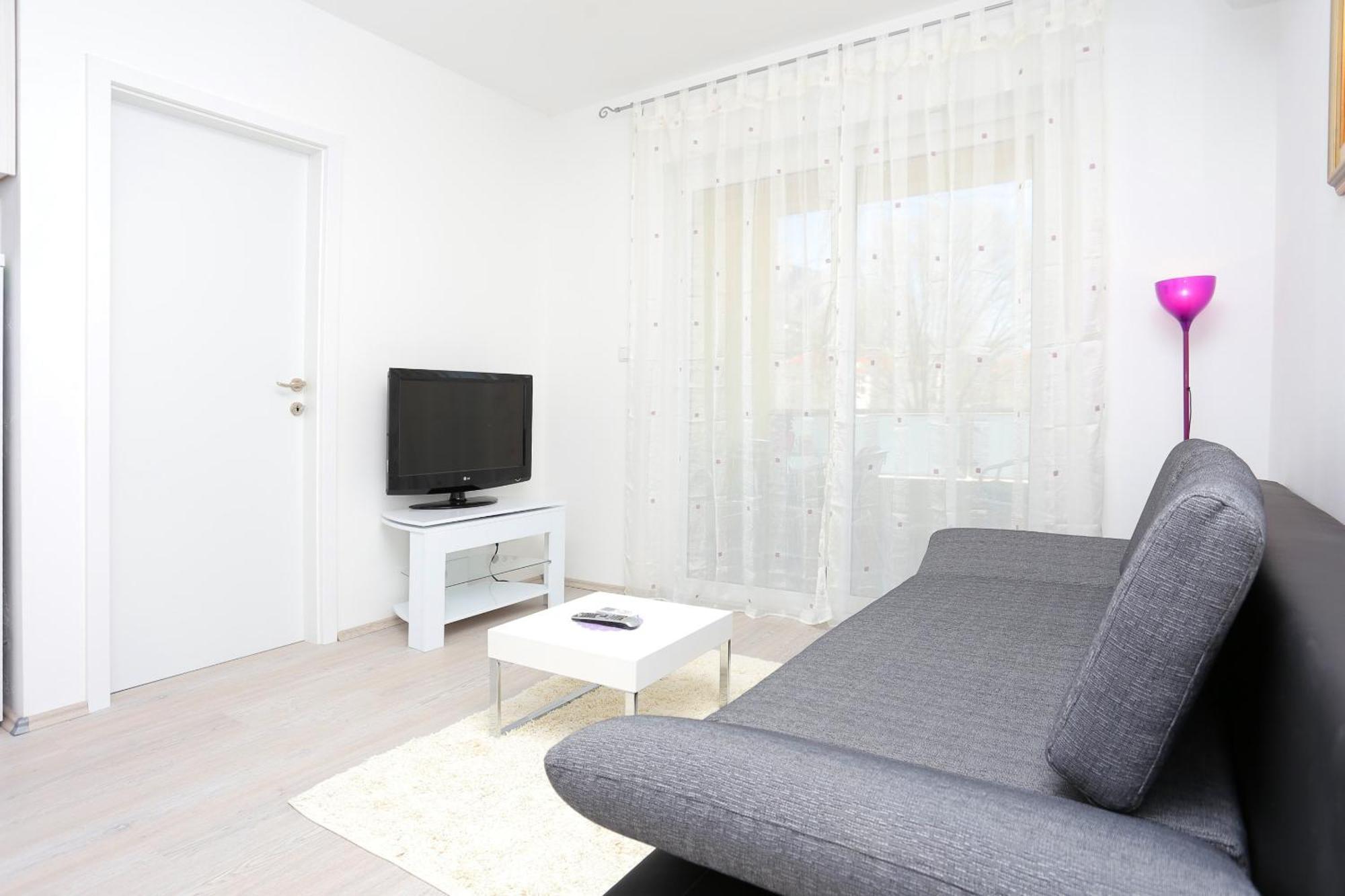 Apartments With A Parking Space Omis - 10362 Bilik gambar